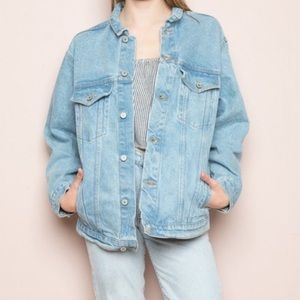BRANDY MELVILLE: OVERSIZED DENIM JACKET